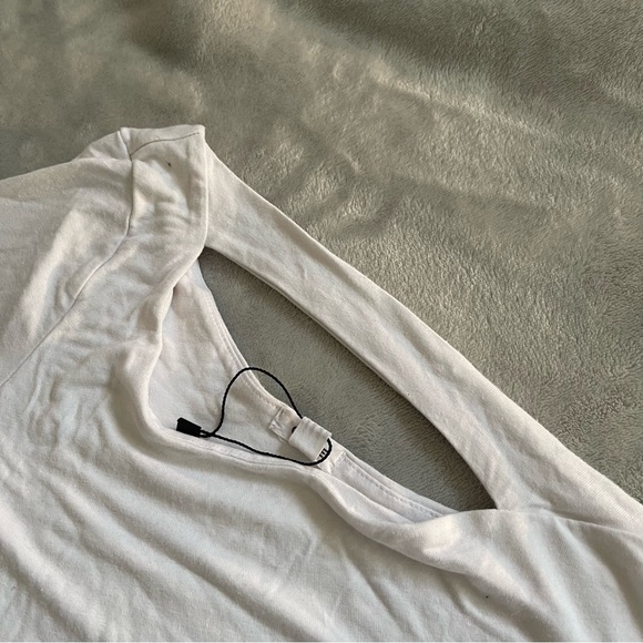 Garage one sleeve white top - Picture 3 of 3